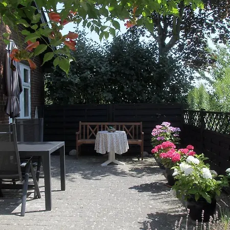 Le Chapeau Bed & Breakfast Bed & Breakfast
