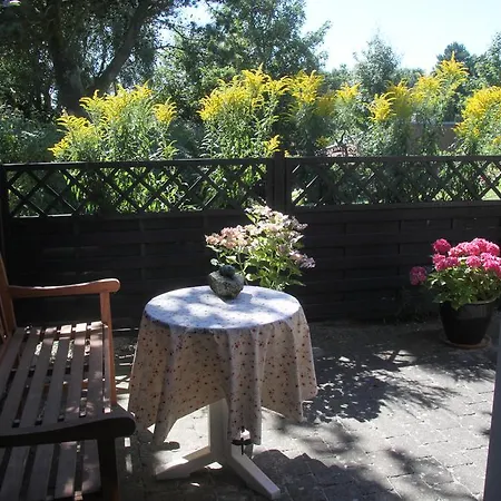 Le Chapeau Bed & Breakfast Bed & Breakfast Rudkobing